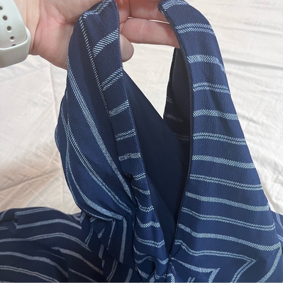 Maggy London Women’s Blue White Striped Midi Dress V-Neckline Size 8 - Picture 14 of 14